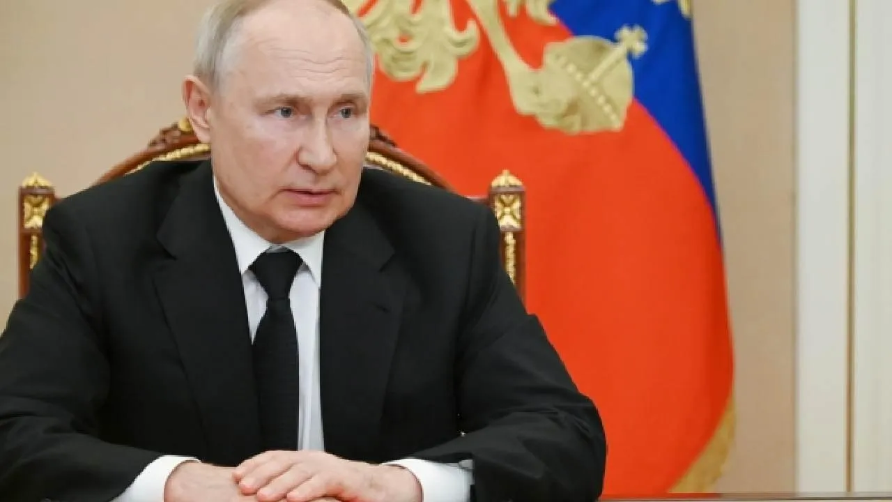 Путин подписал законы о повышении призывного возраста и запрете на выезд призывникам