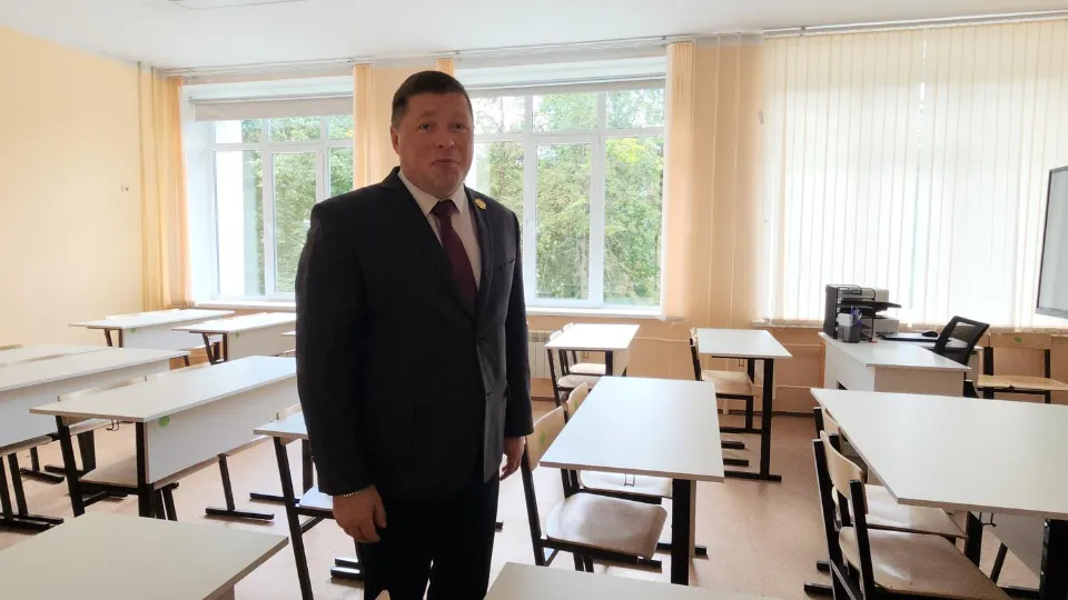 Директор истринской школы № 2 Оскар Латыпов. Фото: МедиаБанк Подмосковья/Екатерина Морозова