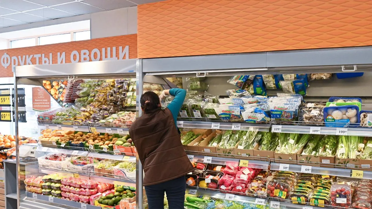 К осени в Подмосковье отремонтируют более двух тысяч сетевых магазинов