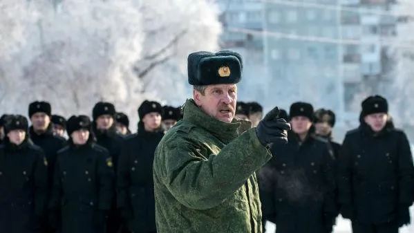 Мирошниченко: маленькие зарплаты – возможная причина коррупции в военкоматах МО 