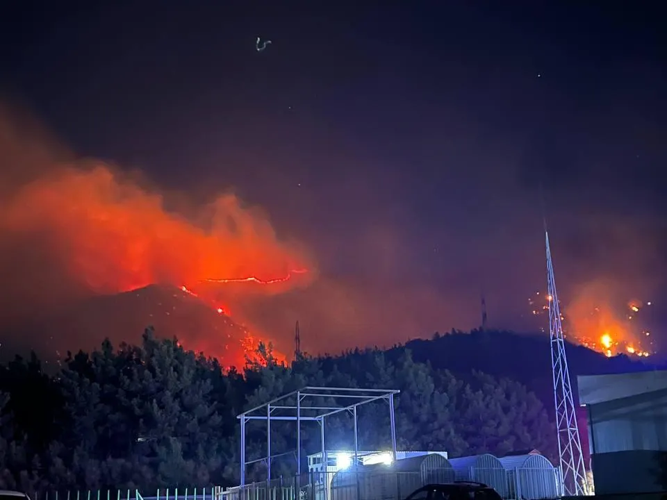 Появились эксклюзивные кадры с пожара в Геленджике