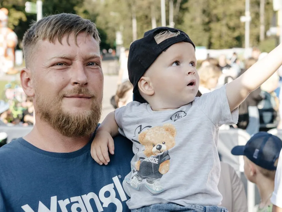 День отца в России — 2025: когда отмечается, история и традиции праздника