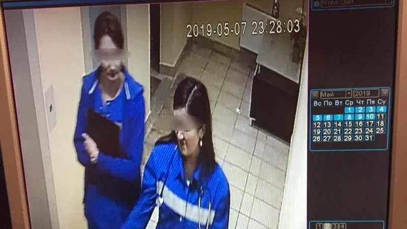 Фельдшеры-клептоманы украли две герани из подъезда в деревне Дрожжино 