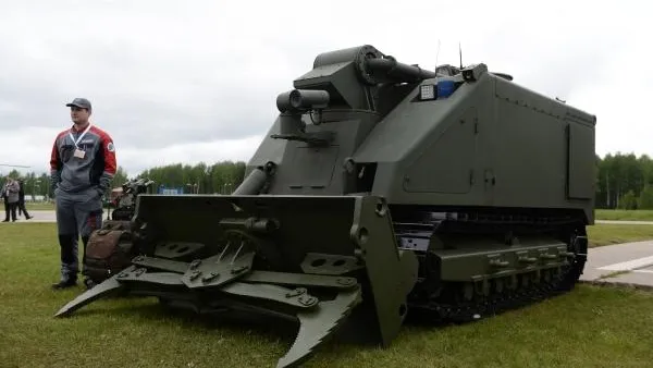 Беспилотные наземные системы «Уран-14» помогут тушить пожары