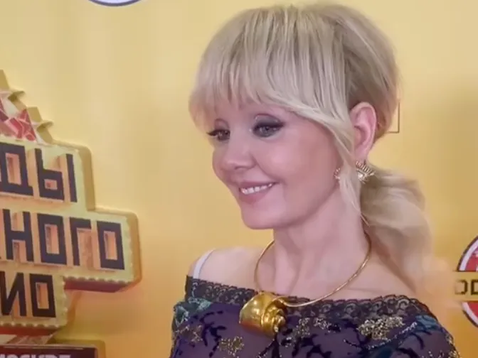 «Что я — сумасшедшая?»: Валерия призналась, что не слушает свои песни