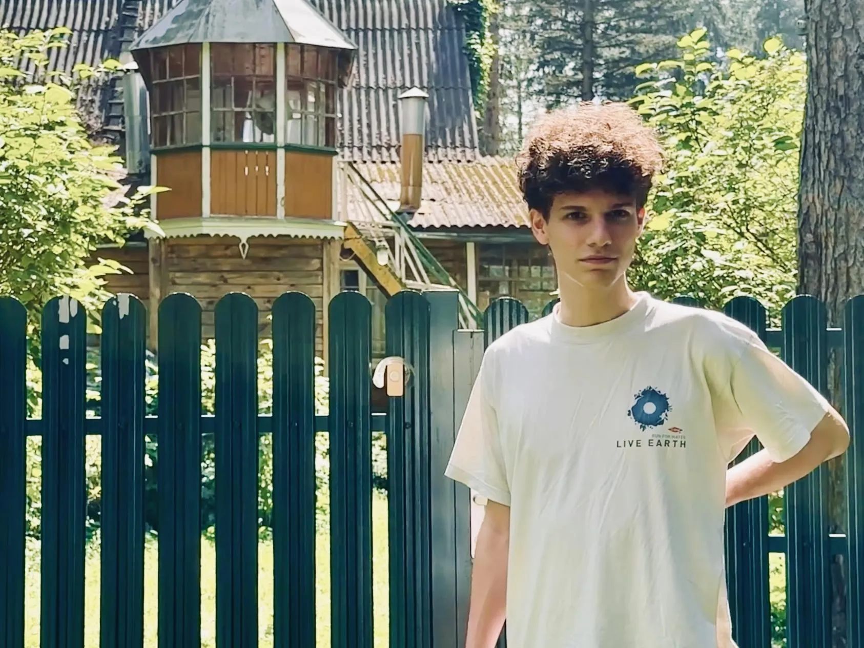 Дом архитектора Кузнецова и его правнук Михаил. Фото: Ольга Стаферова