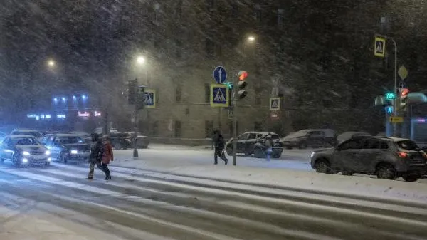На пешеходном переходе в Серпухове девушка попала под машину