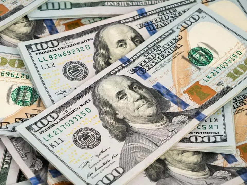 Все вернулось на круги своя: выяснилось, какая участь ждет доллар и евро