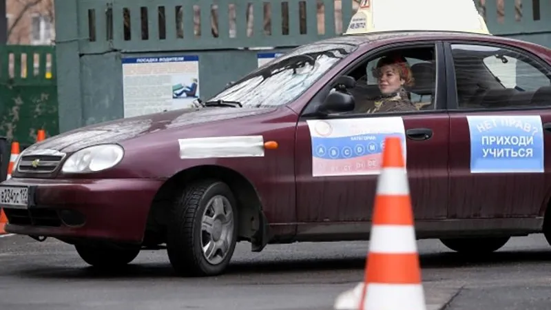 Научиться водить авто и сдать на права бесплатно могут предпенсионеры Подмосковья