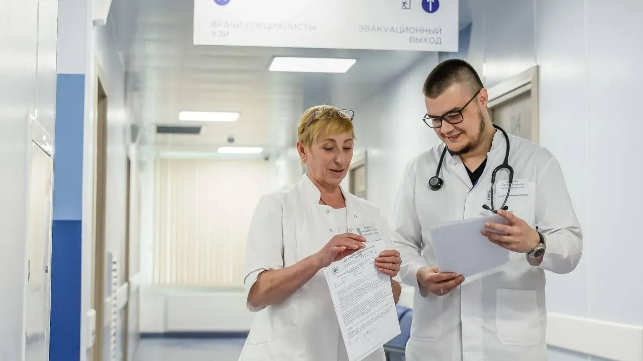 Еще более двухсот медработников трудоустроились в больницы Подмосковья по программе «Приведи друга»