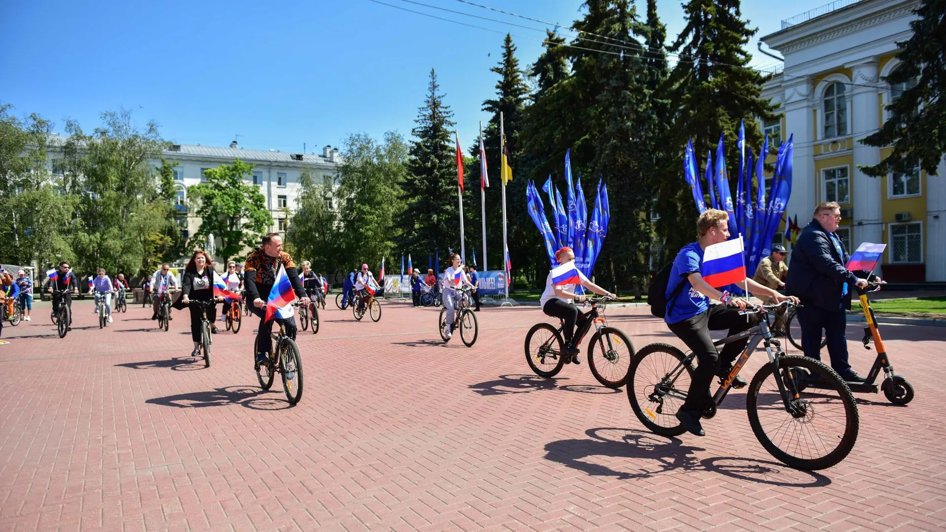 Масштабный патриотический велопробег прошел в Химках в честь Дня России