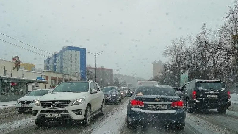 Водитель перекрыл дорогу «Газелью» в Одинцовском районе