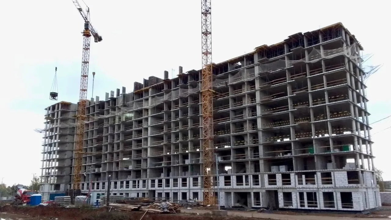 Строительство двух домов в составе жилого квартала «Богдановский лес» продолжается в Подмосковье