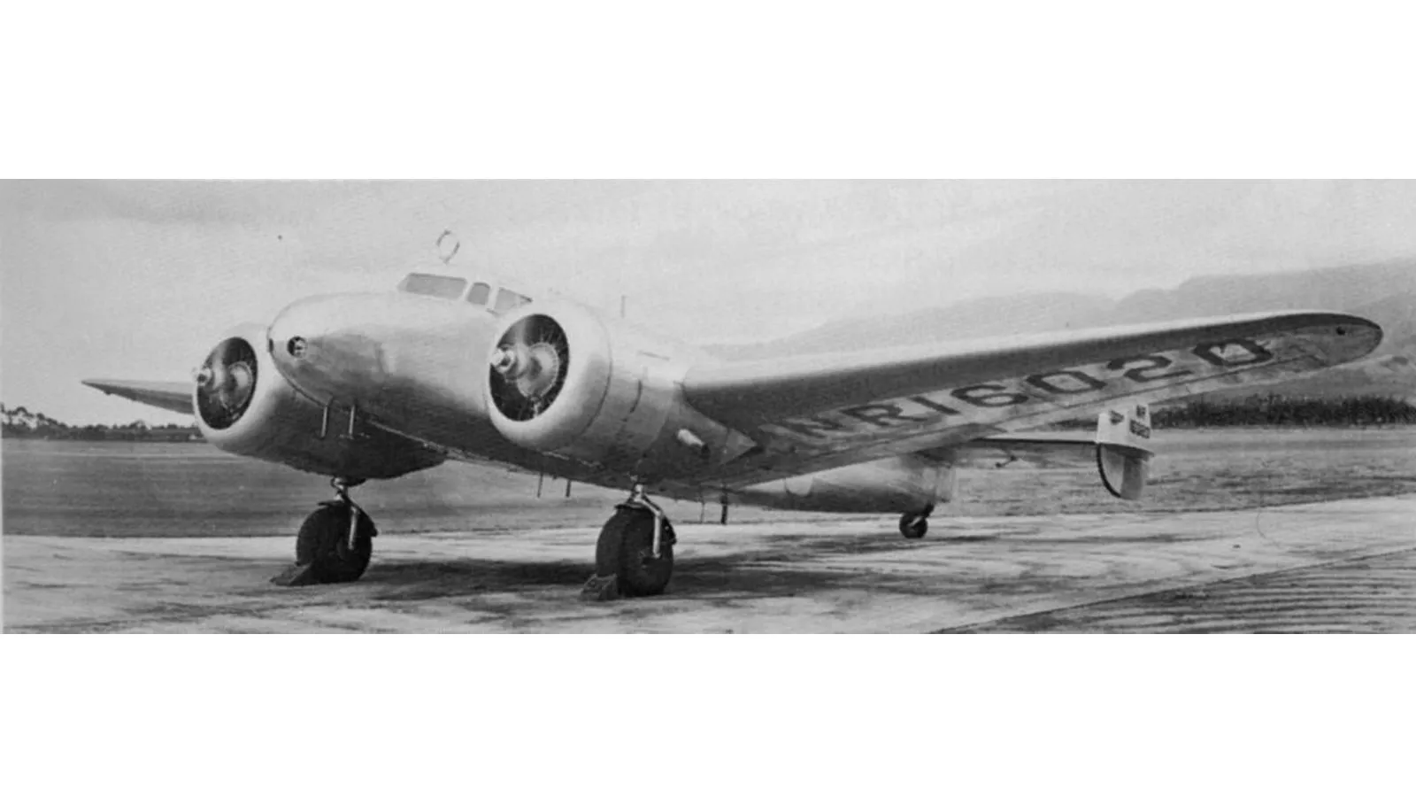 Самолет Амелии Эрхарт Lockheed L-10E Electra