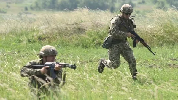 Украинские силовики открыли огонь по мирному жителю в Донбассе