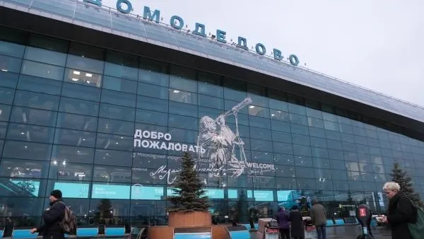 Более 30 рейсов задержали и отменили в столичных аэропортах