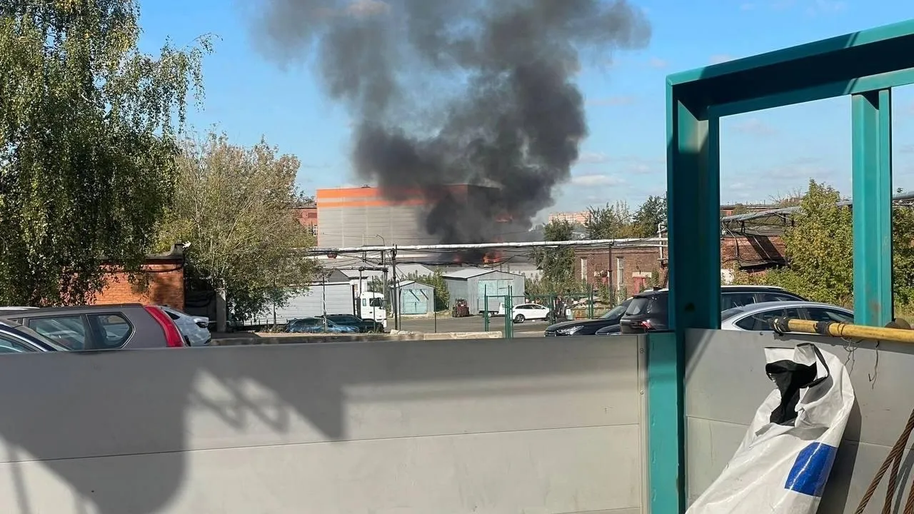 Пожар площадью 3,6 тысячи «квадратов» произошел в производственном здании в Подольске