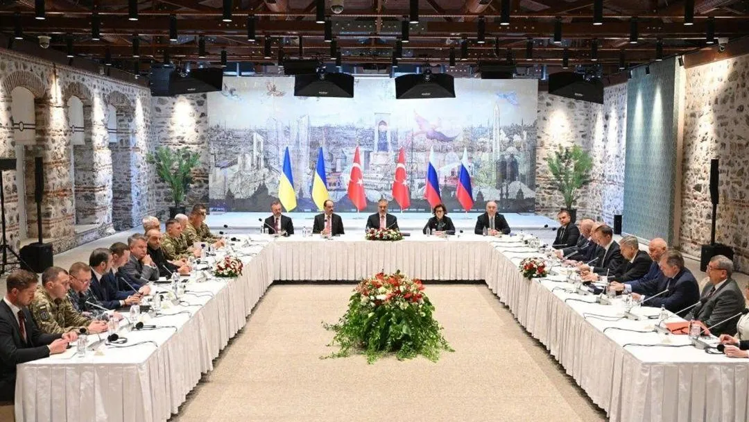 Политолог Мартынов указал на транзитный характер переговоров России и Украины