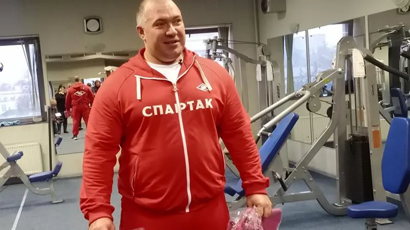 Силач из Люберец идет на мировой рекорд – он намерен сдвинуть с места сразу три автобуса