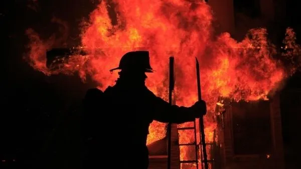 В США взорвался нефтезавод, есть пострадавшие