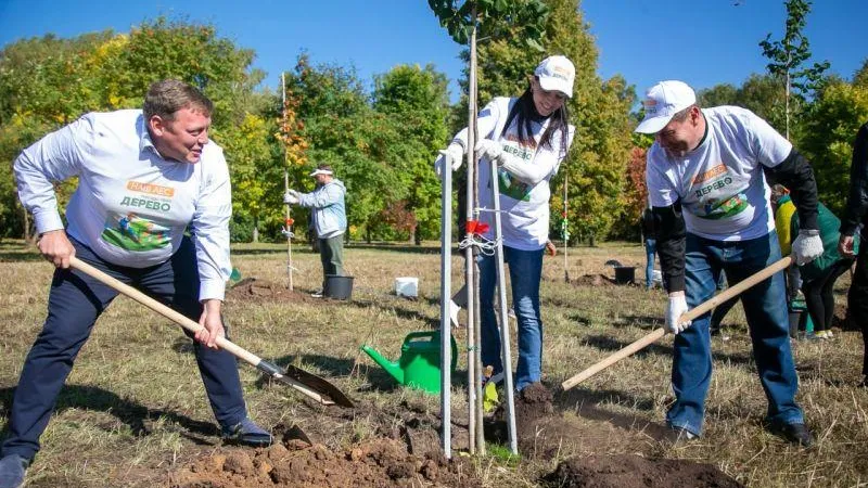 Парк 50-летия Октября стал главной площадкой акции «Наш лес. Посади свое дерево» в Коломне