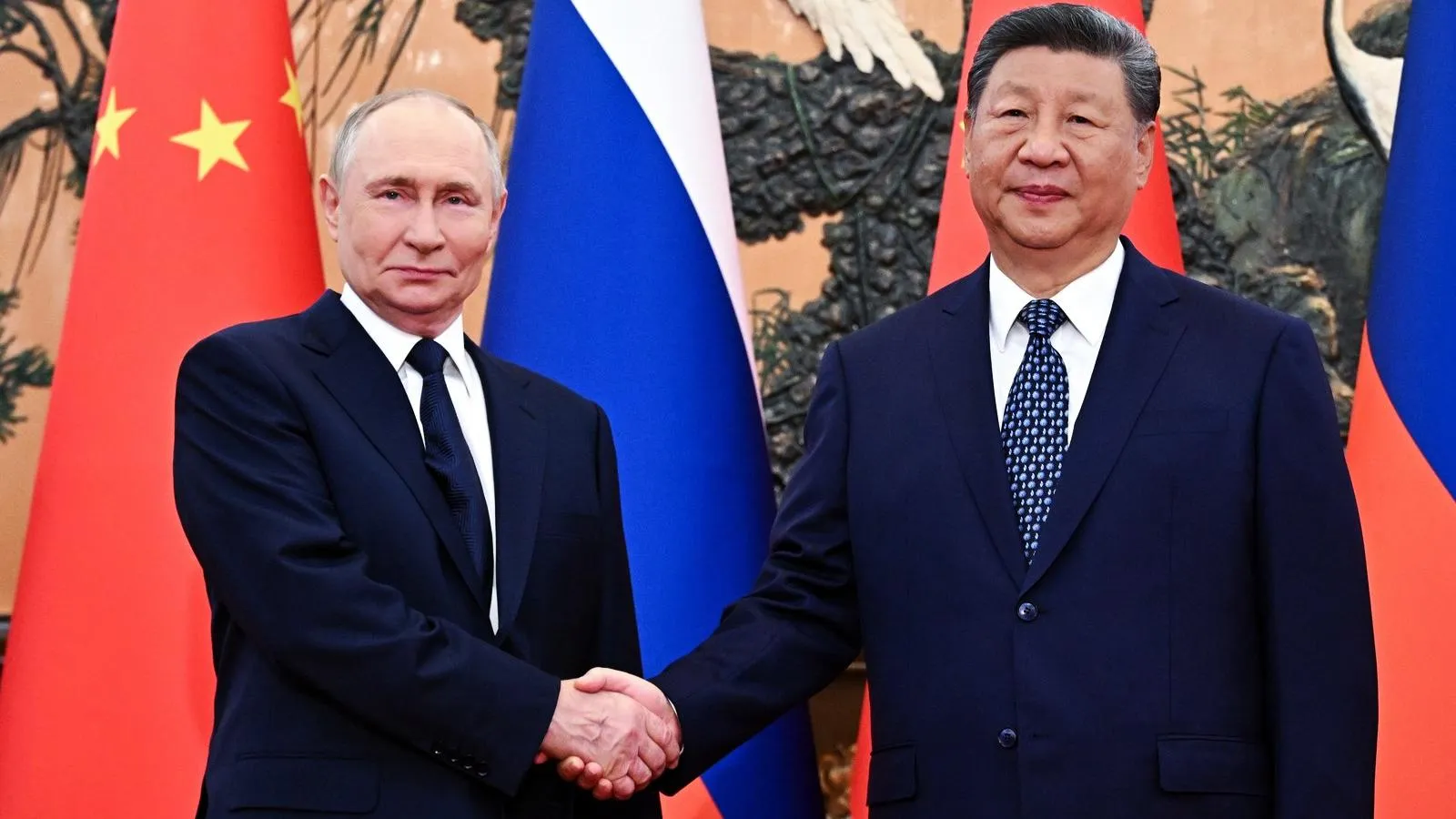 Президент России Владимир Путин и председатель КНР Си Цзиньпин. President of Russia Office apai