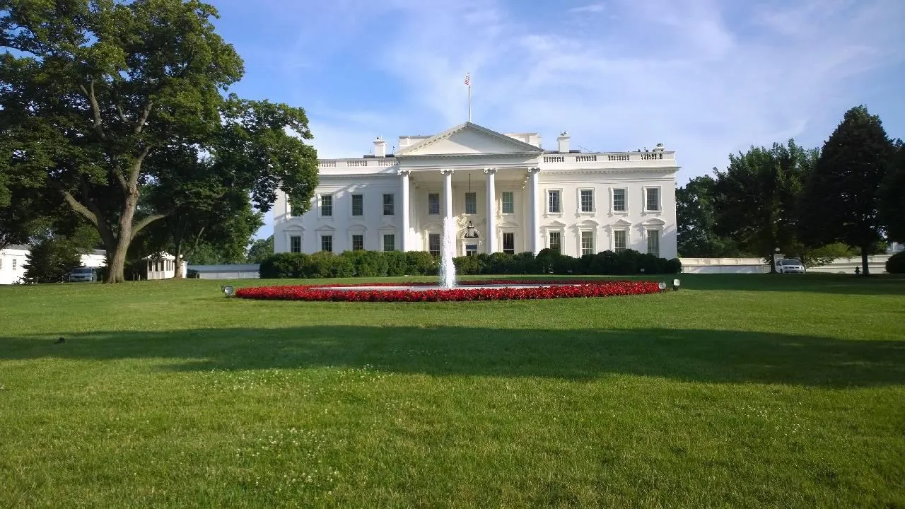 В Вашингтоне не живет: Меланью Трамп назвали самой незаметной первой леди