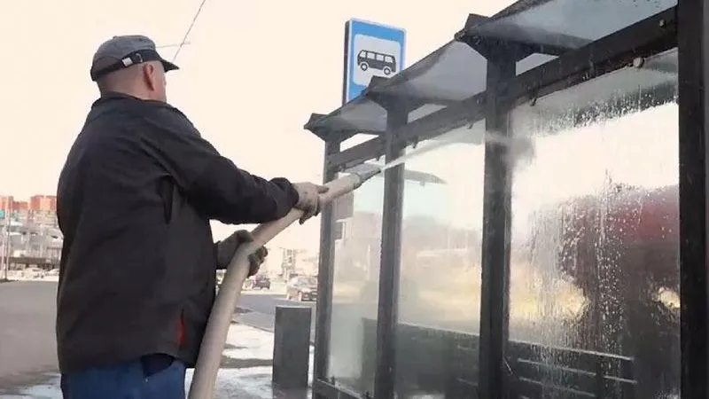 Глава городского округа Дубна поручил привести в порядок остановочные павильоны