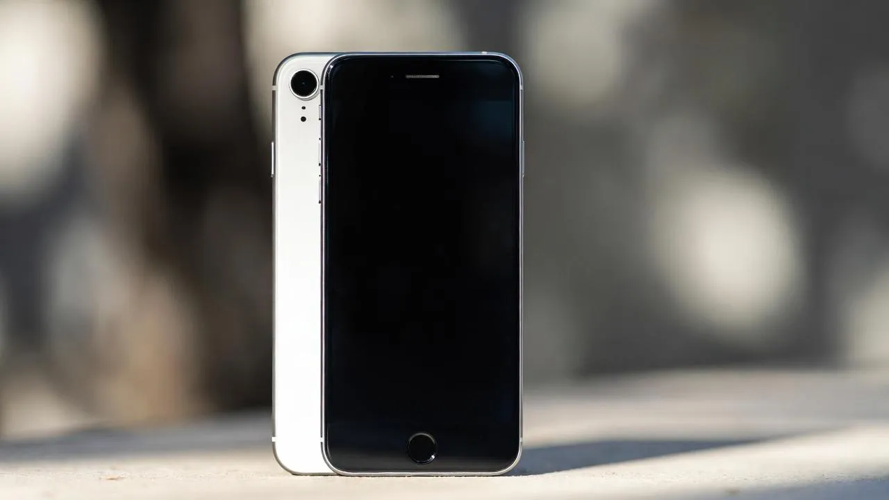 Apple начала блокировать аккаунты российских депутатов на iPhone