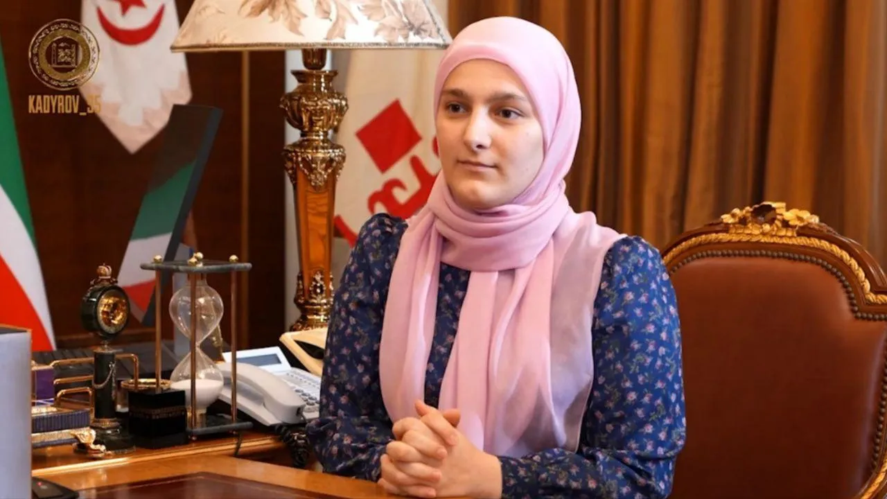 Дочь Кадырова Айшат покинула пост вице-премьера правительства Чечни ради моды