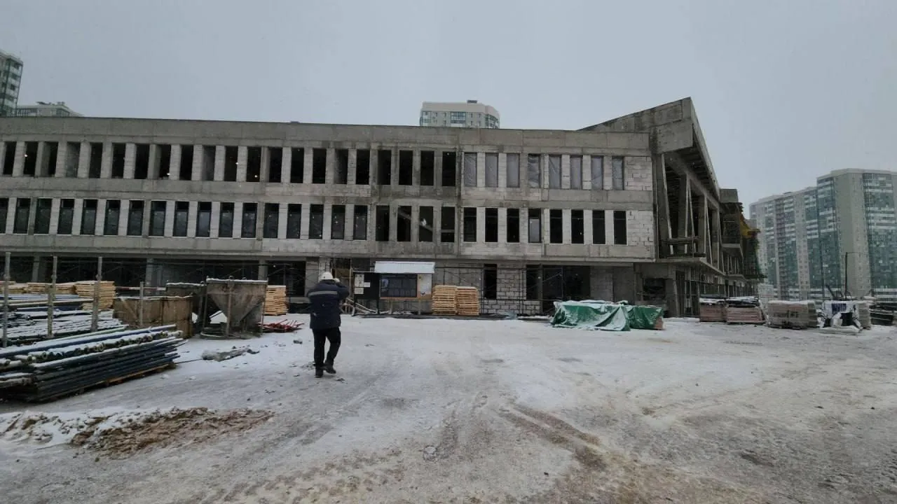 По обращению жителей Красногорска проходит строительство новой школы