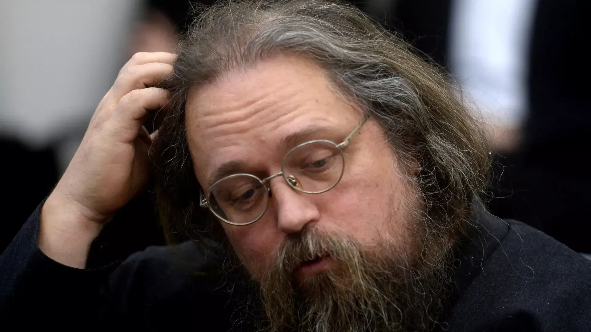 «Откололся»: экс-протодиакон Кураев сбежал из России в День народного единства