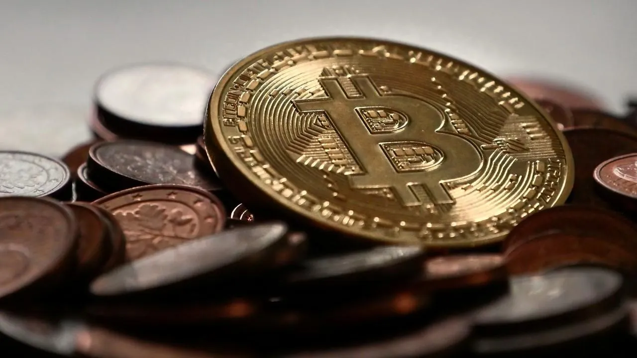 Криптобиржа Binance уходит из России и продает российский бизнес
