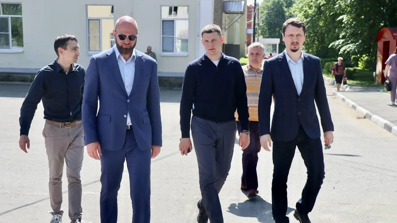Главы городских округов проверили ход ремонтных работ в поликлинике