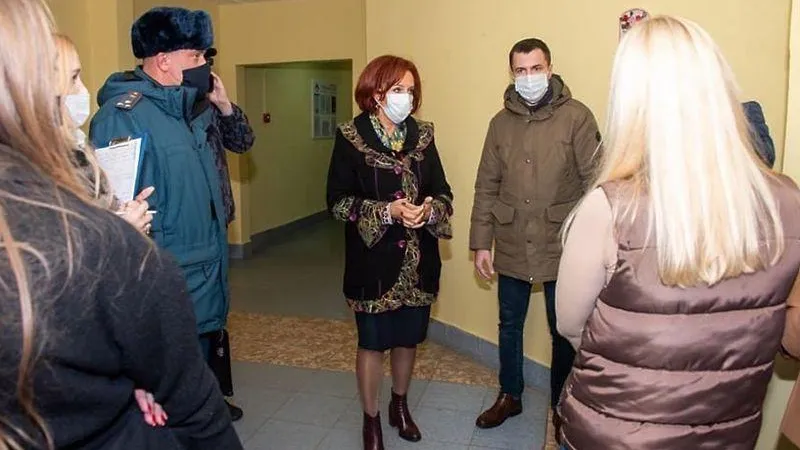 Глава г. о. Истра осмотрела проблемную многоэтажку