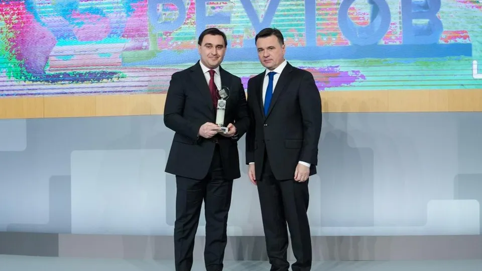 Глава Реутова Филипп Науменко и губернатор Подмосковья Андрей Воробьев (справа).  Фото: администрация г.о. Реутов