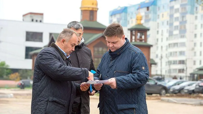 Глава г. о. Подольск проверил благоустройство около станции Силикатная