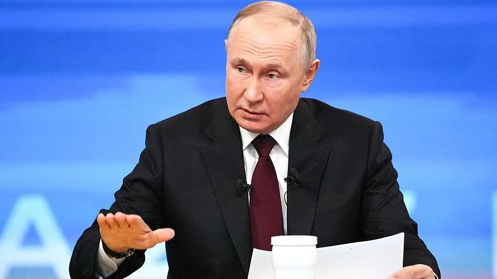 Путин призвал не допускать чрезмерного роста цен на авиабилеты