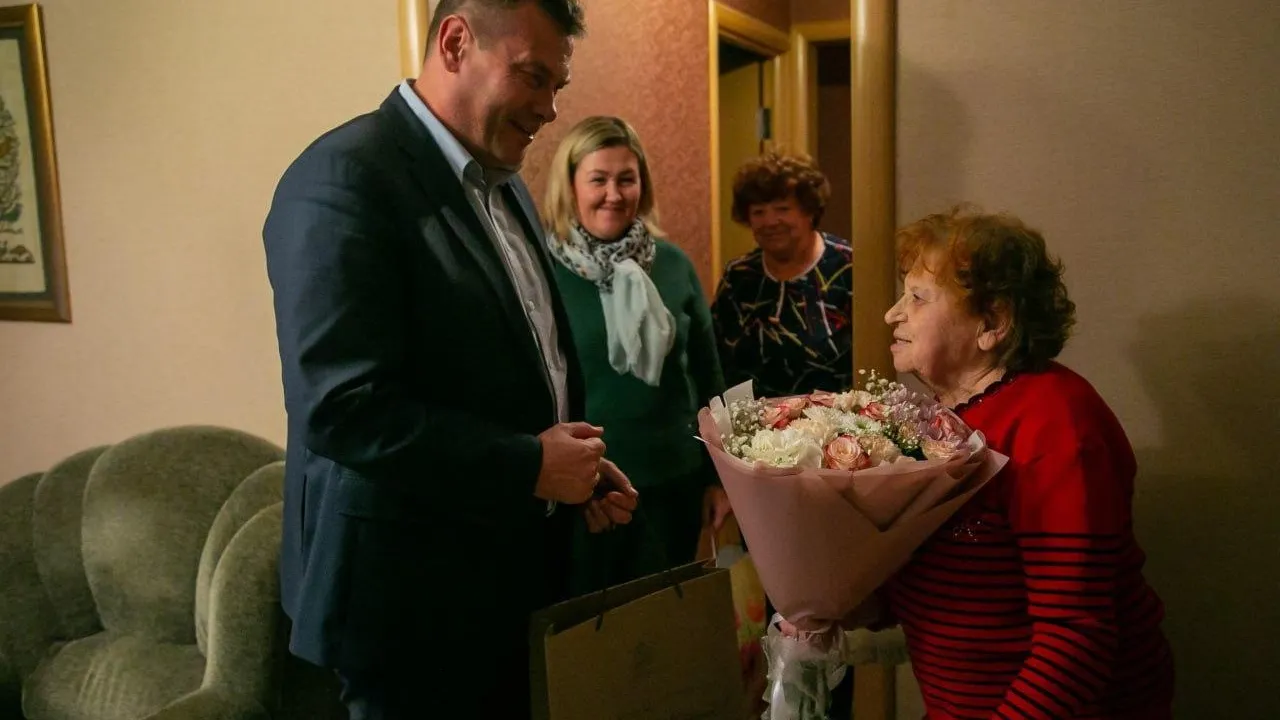 Глава Коломны поздравил ветерана Великой Отечественной войны Нину Копейкину со 100-летним юбилеем
