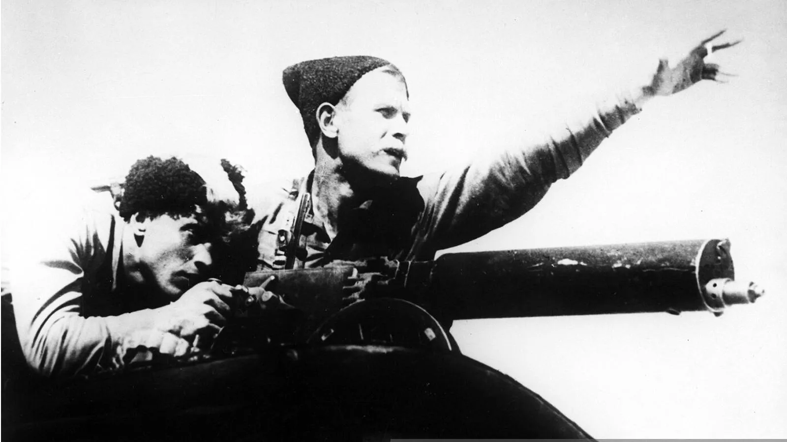 Петька и Чапаев, кадр из х/ф «Чапаев», 1934 год