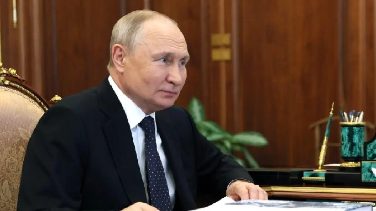 Президент внесен правки в законопроекты о военном и чрезвычайном положении