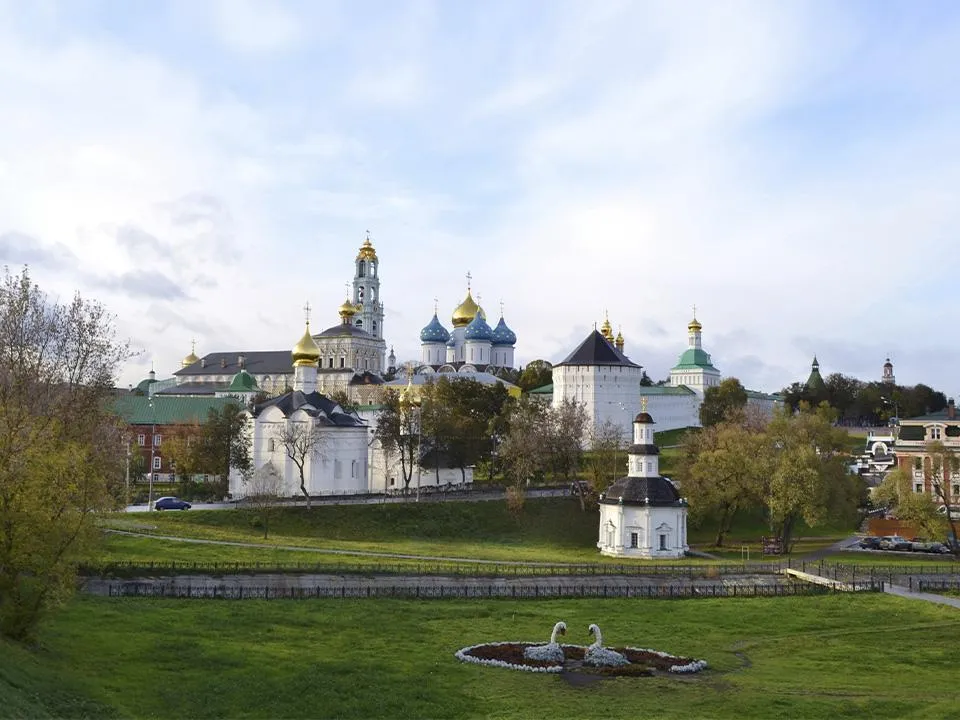 Эксперт назвал топ-3 самых популярных направлений для туристов в Подмосковье