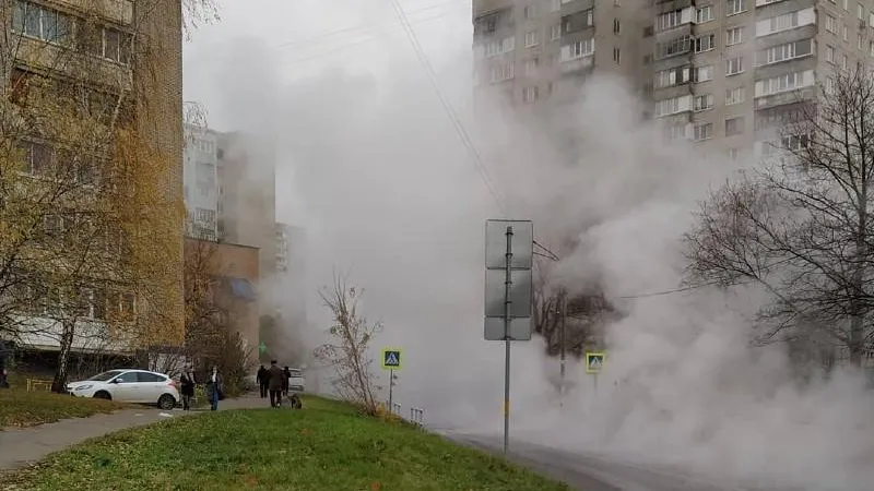 Река из кипятка. В Дзержинском четыре ребенка получили ожоги в результате прорыва трубы