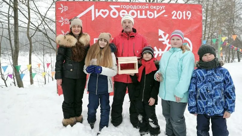 Пять сотен кормушек для птиц повесили в Люберцах в рамках экологической акции