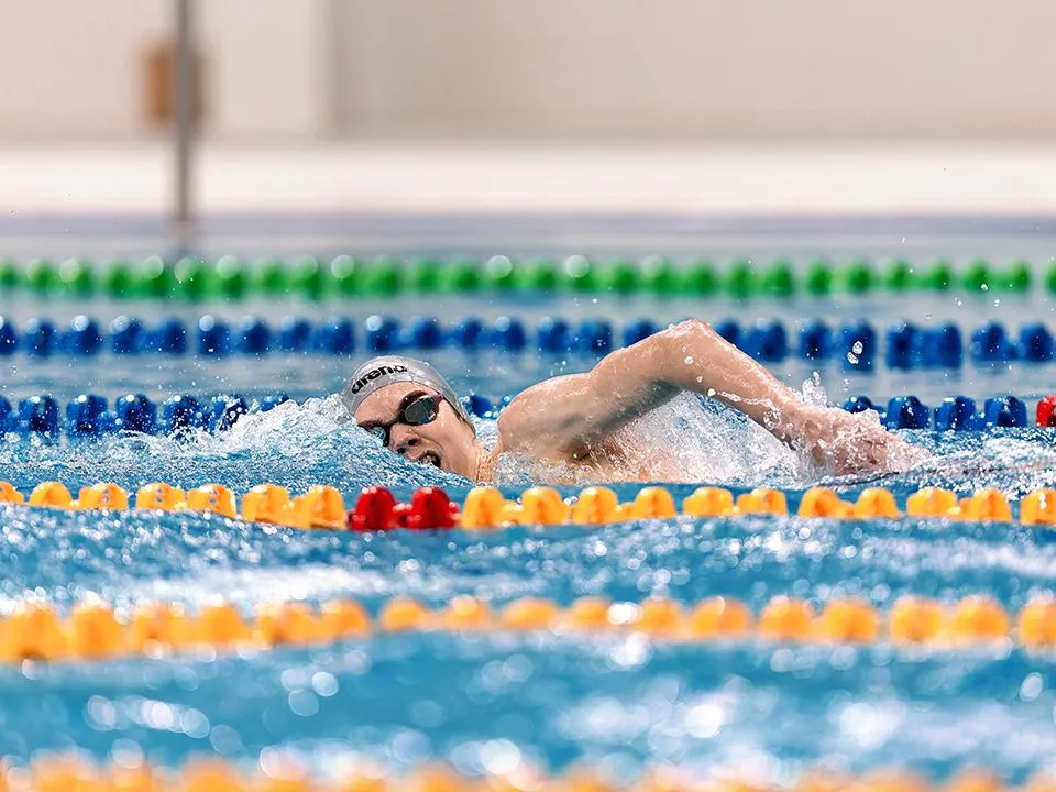 Обезвоживание и нарушения печени: чем опасен энтеровирус и как не подхватить его в бассейне