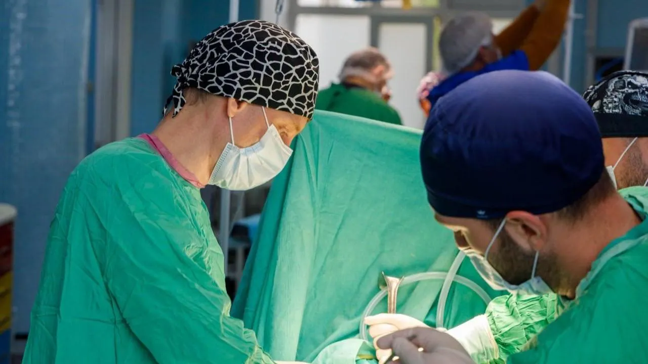 Врачи в Люберцах спасли мужчину, который мучился от сильных болей из-за тромбов в ноге