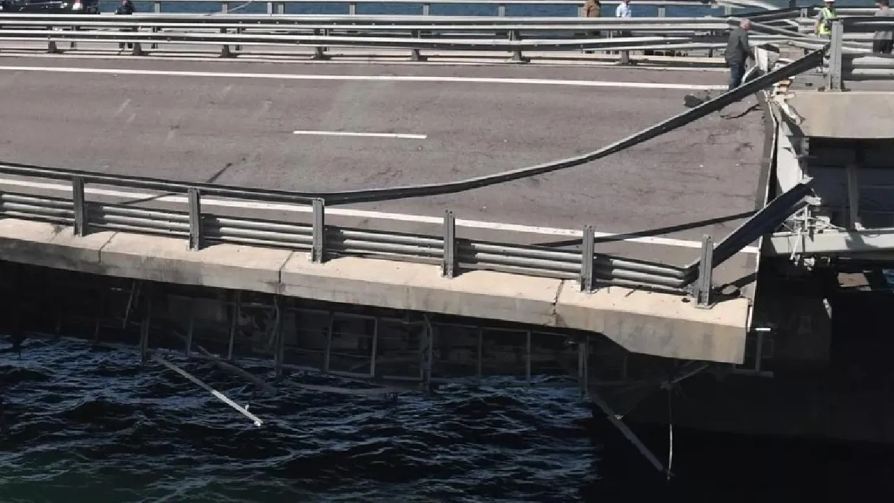 Киев подтвердил причастность СБУ к атакам на Крымский мост