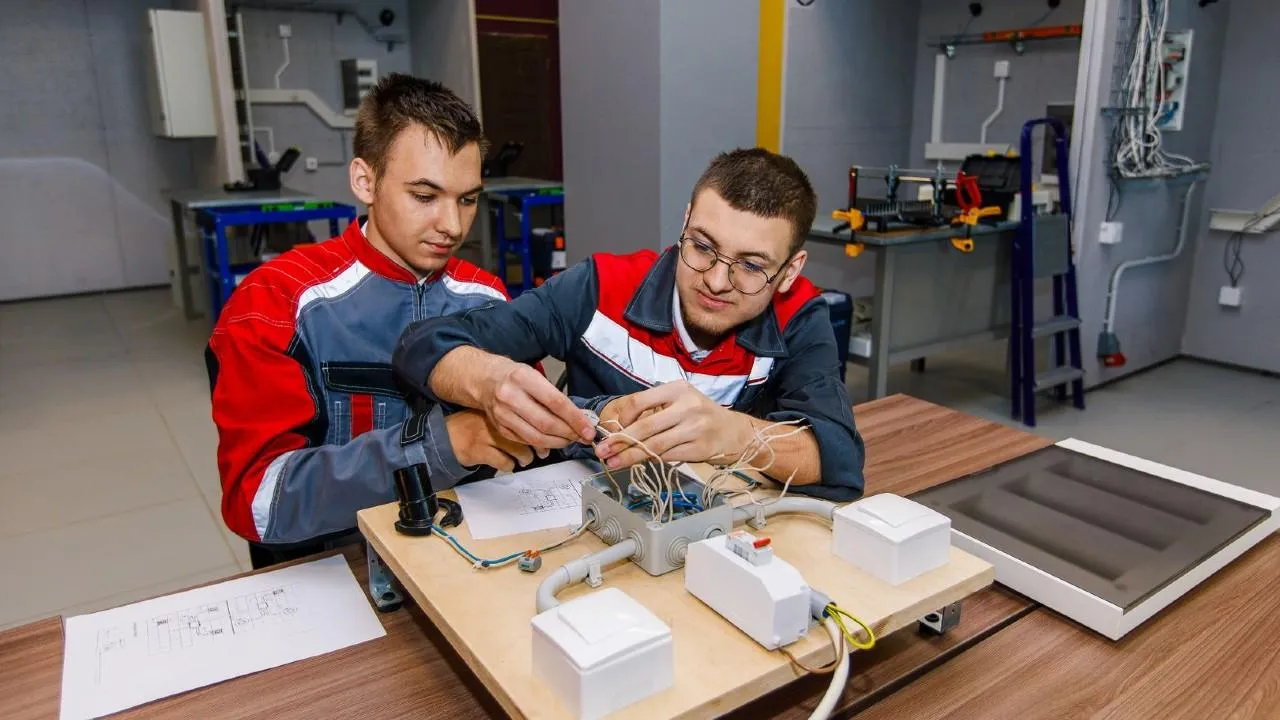 Учебный центр открылся на базе подмосковного лифтостроительного завода