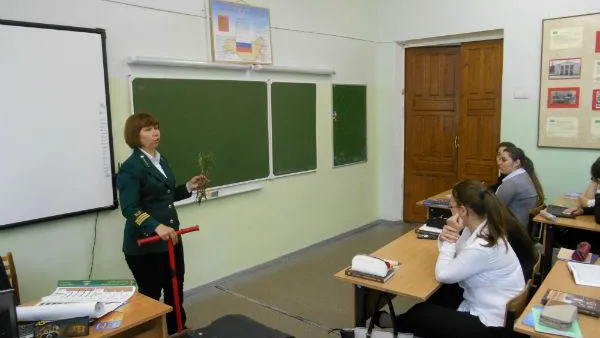 Школьников Поварова научили правильно сажать деревья