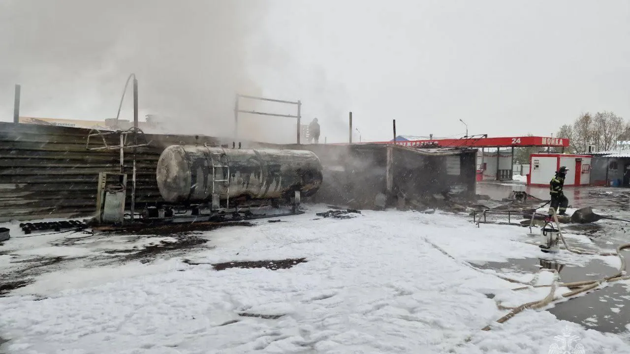 Один из пострадавших при пожаре на заправке в Химках находится в тяжелом состоянии